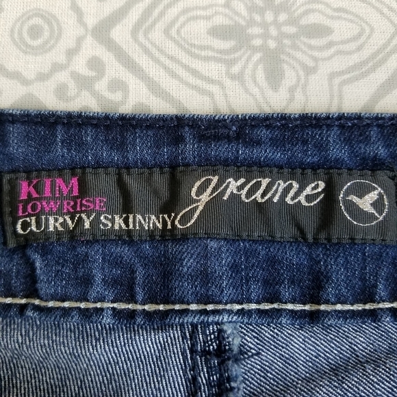 Grane Low Rise Curvy Skinny Jeans - Picture 6 of 7